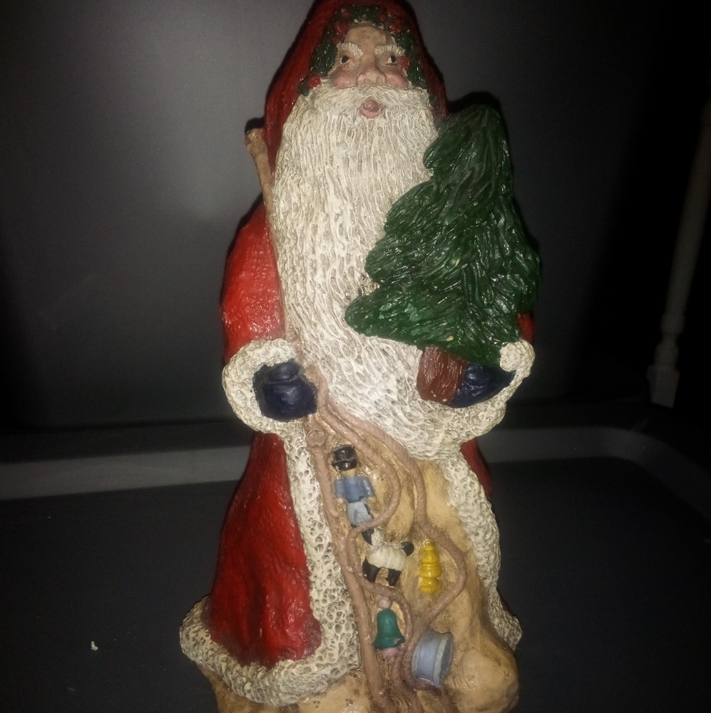 Gorgeous handpainted primitive Santa